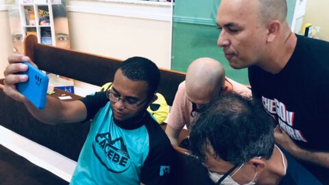 Jovens missionários realizam 450 visitas virtuais em Florianópolis