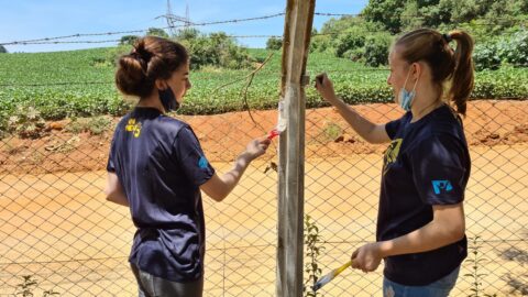 Voluntários realizam ações sociais e evangelísticas no centro do Paraná