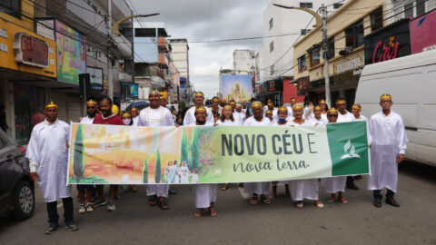 Passeata sobre a volta de Jesus cruzou centro de grande cidade na Bahia