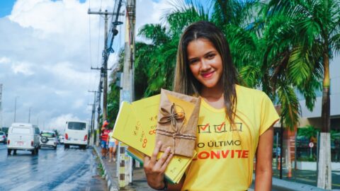 Colaboradores da Igreja Adventista distribuem 8 mil livros em ação do Impacto Esperança na Bahia