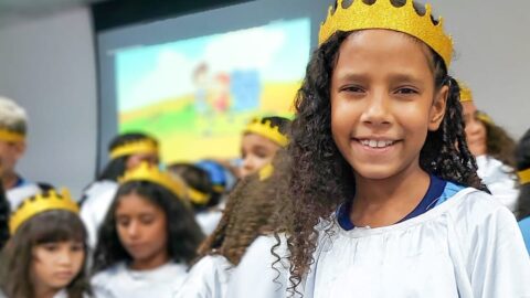 Crianças são motivadas a atuarem como evangelistas no sul da Bahia