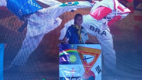Desbravadora vence competição brasileira de Taekwondo
