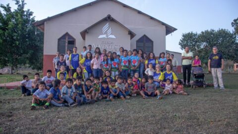 Estudantes dedicam suas férias para a comunidade de Bocaina na Bolívia