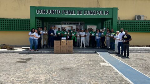 Livro O Grande Conflito é distribuído em Conjunto Penal na Bahia