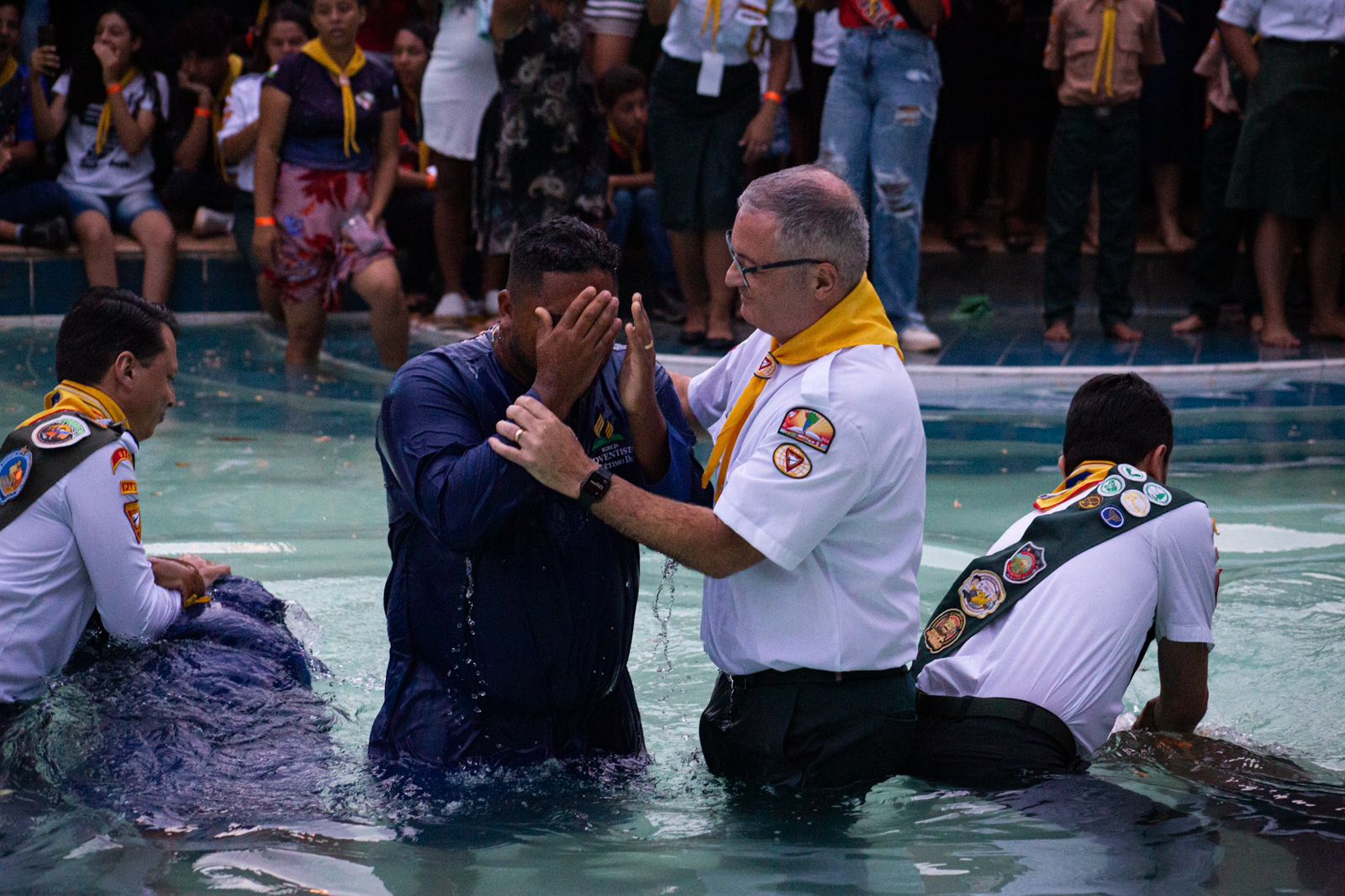 Norte de Minas batiza 300 pessoas durante a Semana da Esperança