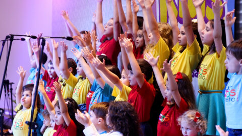 Praise Kids promove louvor das novas gerações