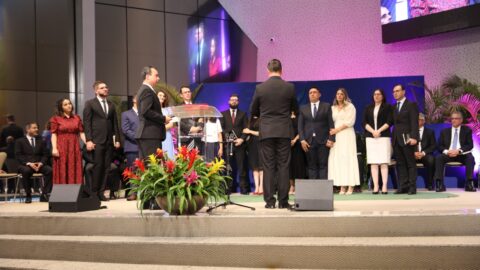 <strong>Cerimônia de ordenação pastoral confirma o ministério de 7 pastores</strong>