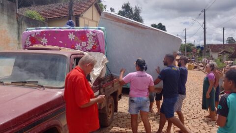 Capixabas se mobilizam para ajudar vítimas de enchente