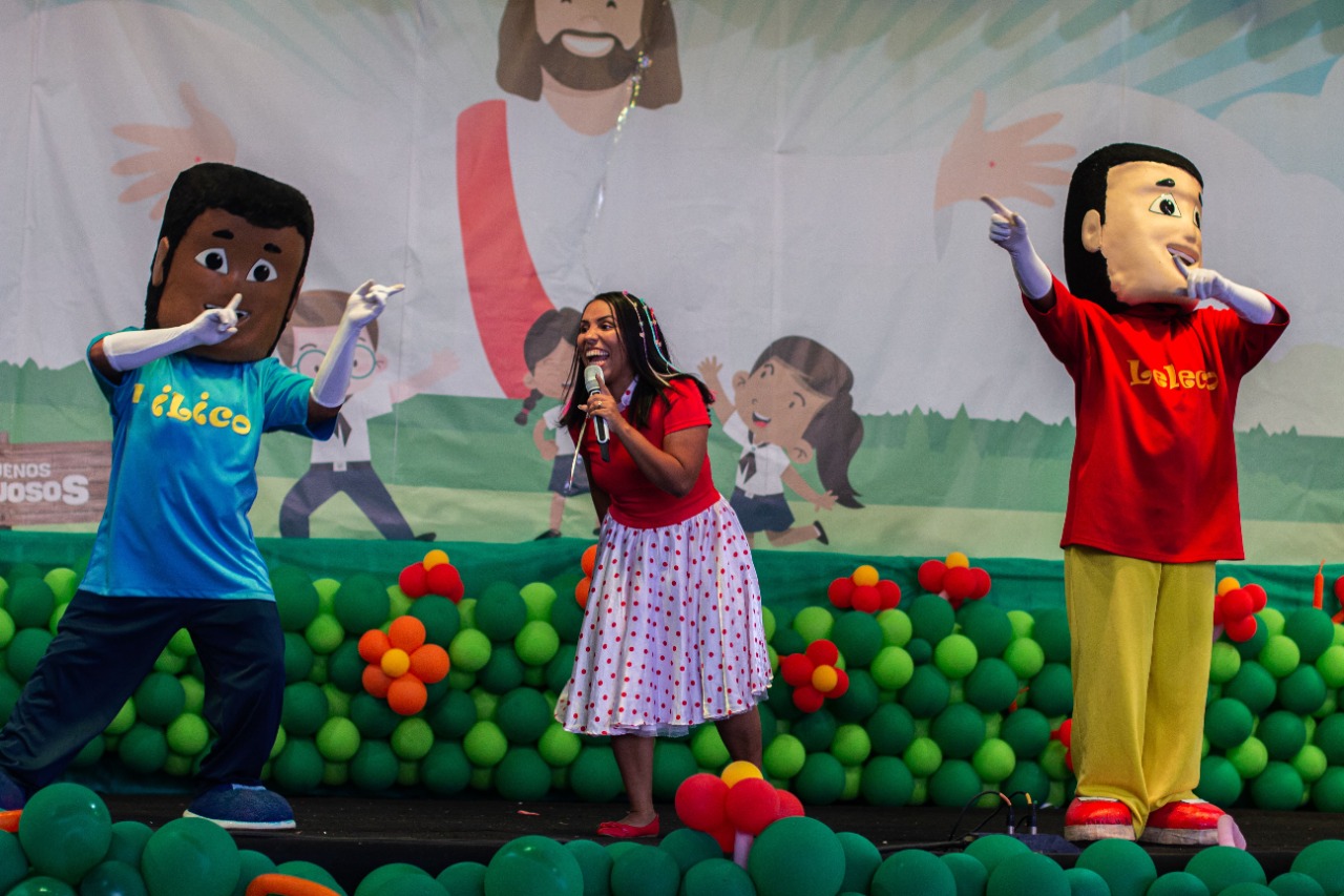 A turma da Bia Souza também cantou e animou a criançada. (Foto: Deilane Santos)