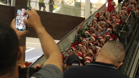 Mais de 150 crianças apresentaram cantata de Natal em Shopping de MG  