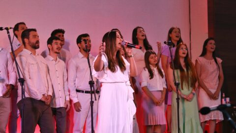 Musical de Páscoa em Vitória relembra a morte e a ressurreição de Cristo