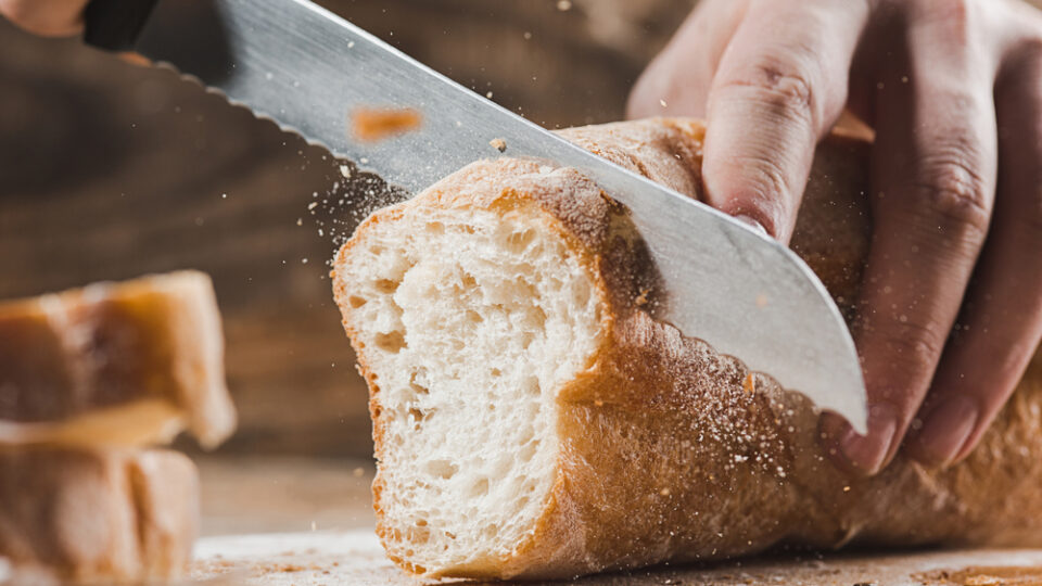 Além do trigo, alimentos contendo cevada, centeio e aveia devem ser evitados por quem tem a doença celíaca (Foto: Shutterstock)