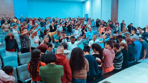 Programa "Ouse Pedir Mais" reúne 400 pessoas em Planalmira (GO)