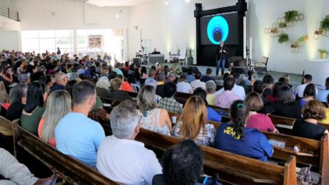 Congresso capacita fiéis para a missão discipuladora em Rondonópolis (MT)
