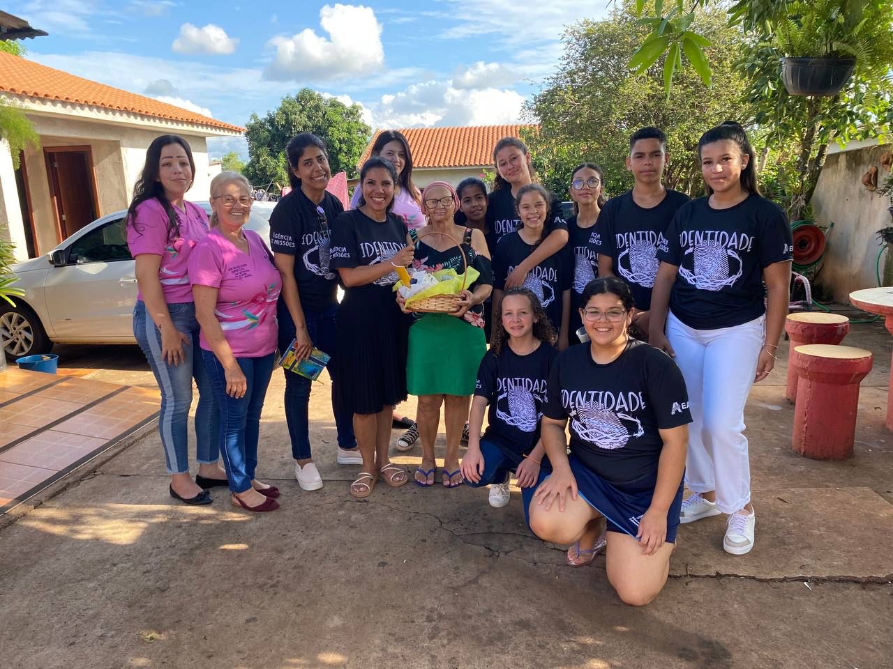 Escola Adventista de Mundo Novo e rede feminina de combate ao câncer unem-se em ação humanitária