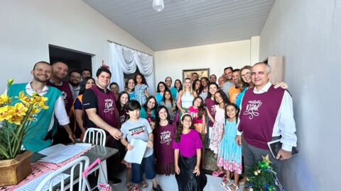 Servidores da Igreja em SP reformam casa de família necessitada e arrecadam doações para o Mutirão de Natal