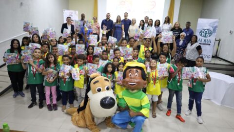 Projeto"Adote um Leitor" contribui com educação de crianças em Recife