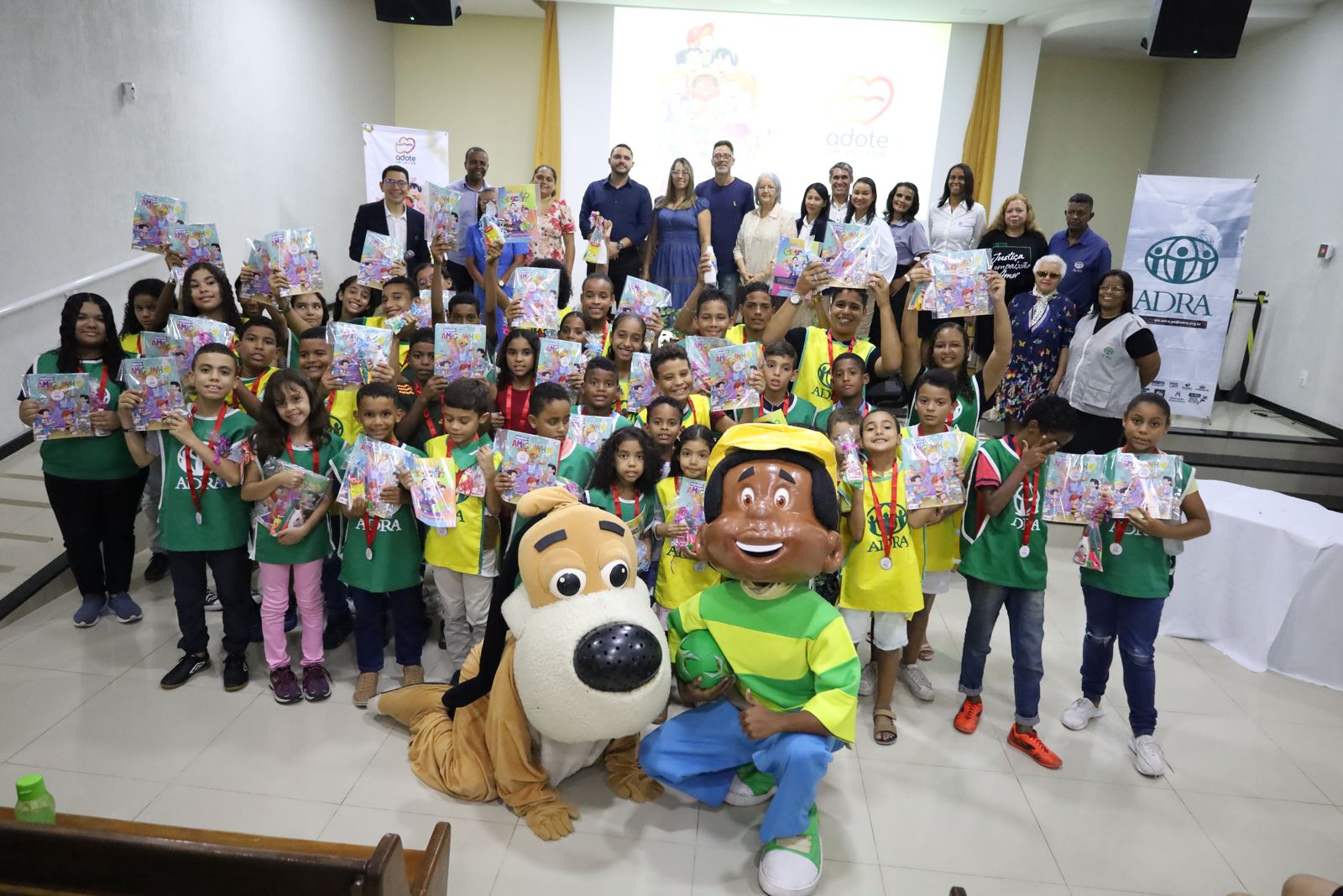 Projeto"Adote um Leitor" contribui com educação de crianças em Recife