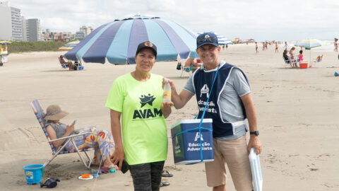Educação Adventista distribui 10 mil garrafas d’água no litoral paranaense