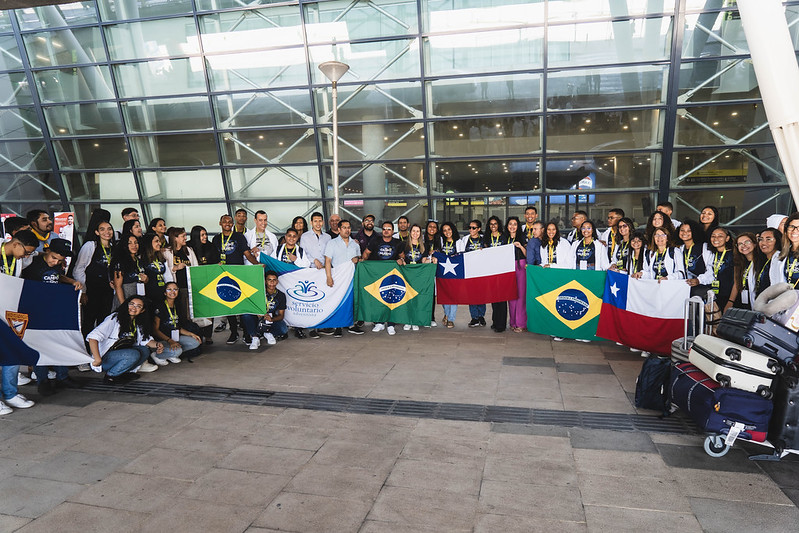 Adolescentes brasileiros impactam comunidade no Chile
