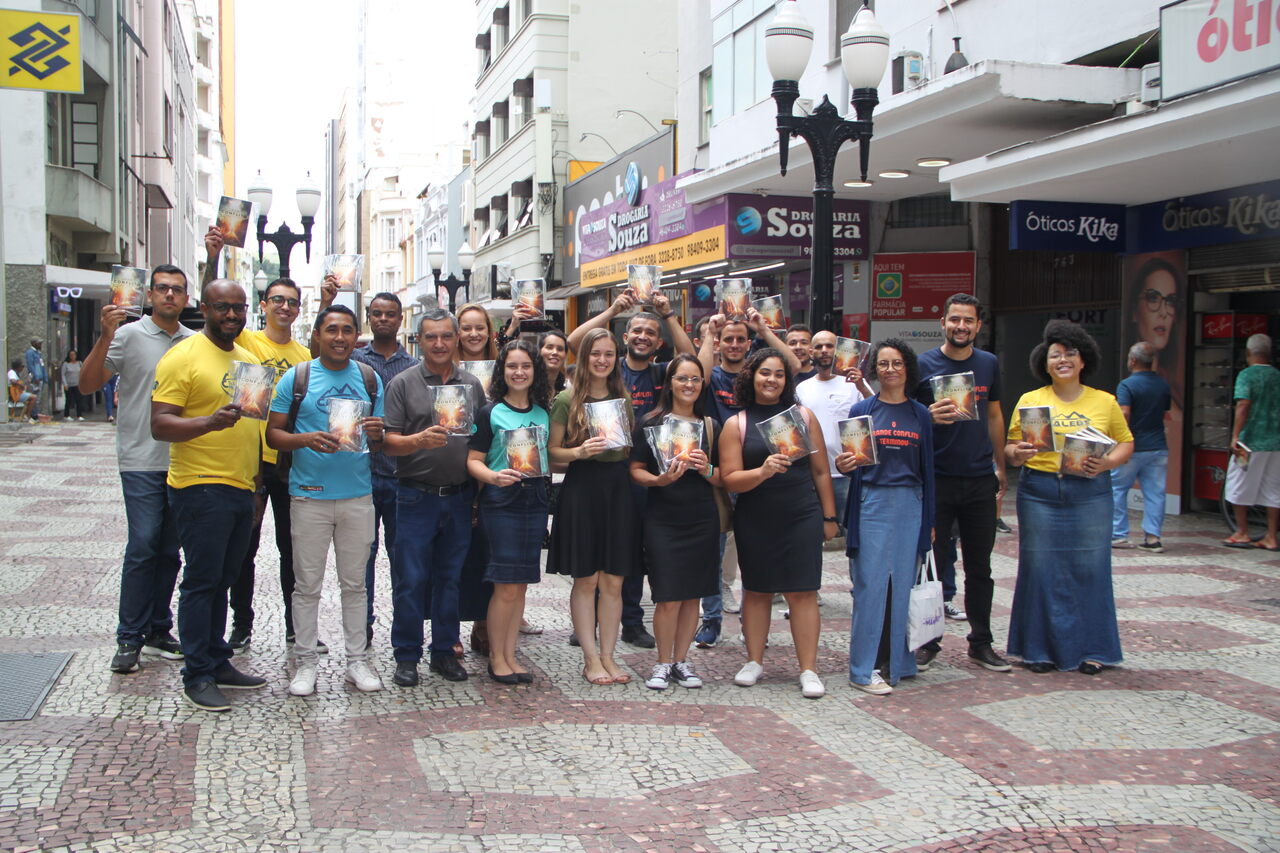 Impacto Esperança: Adventistas entregam mais de 400 mil livros no Sul de Minas e Zona da Mata 