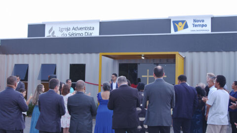 Momento histórico: Templo adventista de container é inaugurado no Paraná