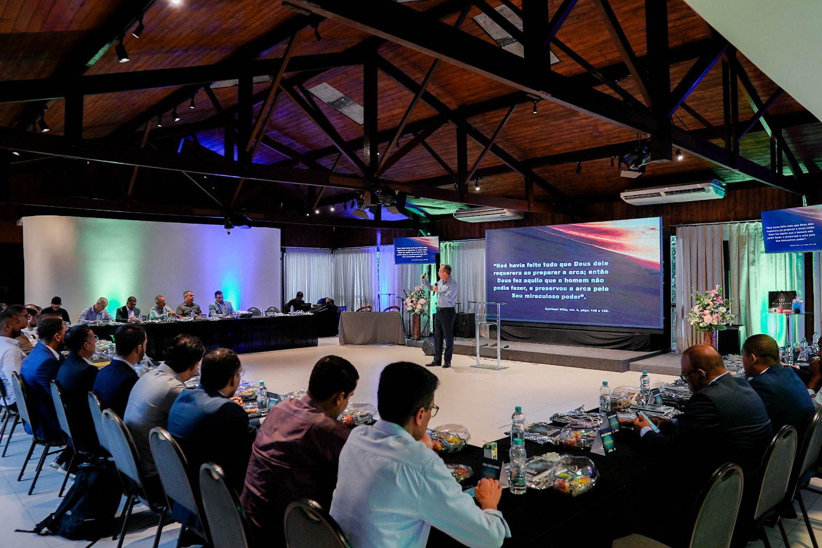 Líderes Adventistas se reúnem em seminário de fidelidade e missão em Vitória