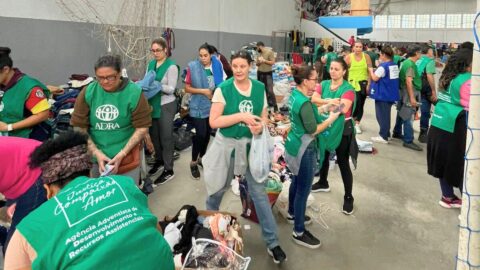 ADRA mobiliza voluntários, gerencia abrigos e presta atendimento a vítimas no RS