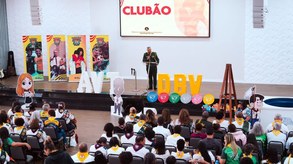 Clubão reúne cerca de 400 pessoas no auditório do Colégio Adventista de Nova Iguaçu e lança Batismo da Primavera 