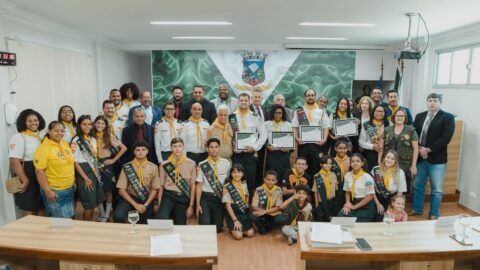 Desbravadores são homenageados em Câmara Municipal de Cariacica