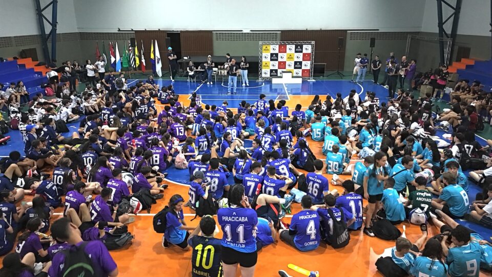 Momento da abertura dos jogos no complexo esportivo do UNASP HT