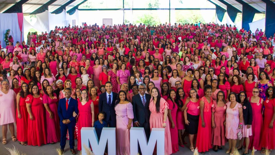 Mulheres celebram formatura, batismo e mensagens de fé em evento que fortaleceu a cura emocional e a busca pela plenitude no Senhor