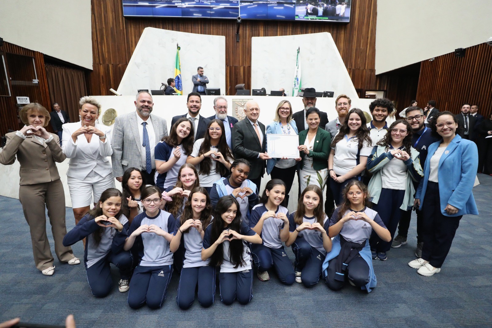 Colégio Adventista Pinhais é homenageado com menção honrosa na Assembleia Legislativa do Paraná