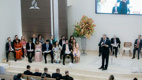 Ordenação reafirma compromisso de igreja Adventista com liderança