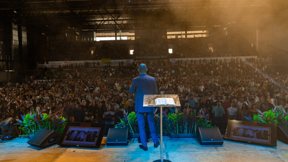 Mais de 6 mil pessoas participam do aniversário de 25 anos da Associação Rio Sul (Foto: Davison Alex)