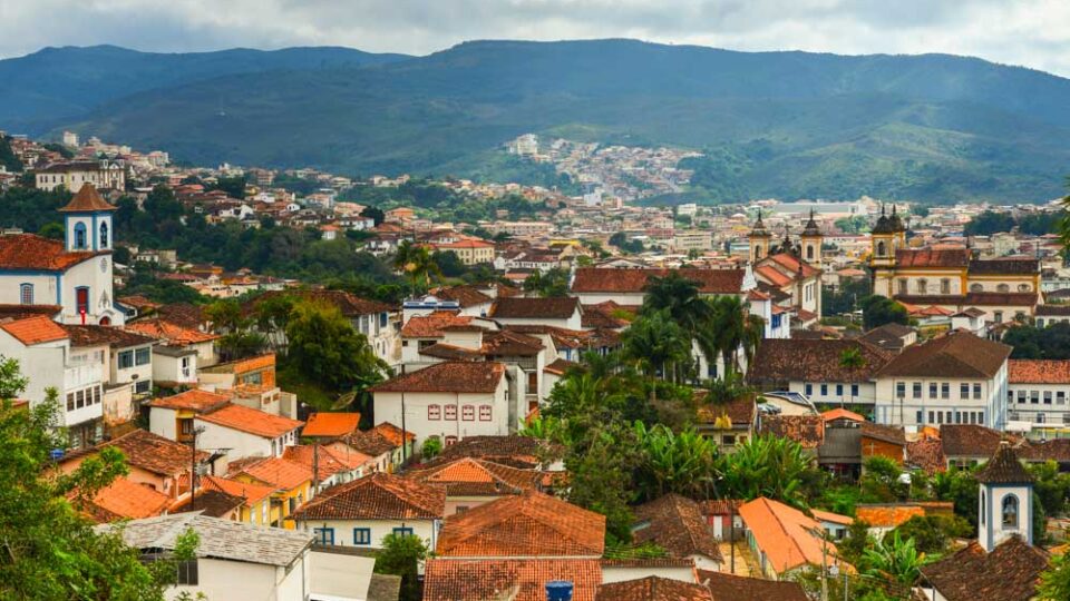 Com aproximadamente 61.830 habitantes, Mariana compõe a Região Metropolitana de Belo Horizonte.