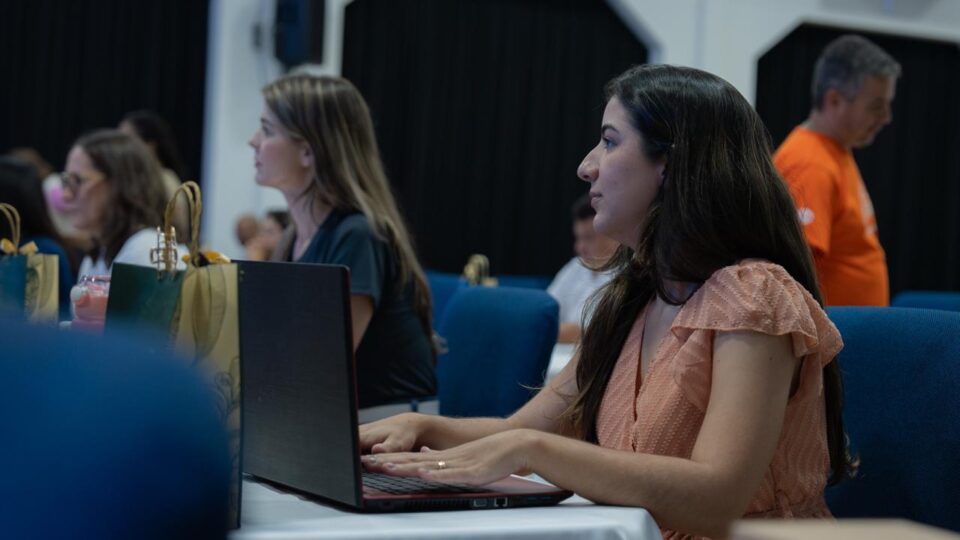 Encontro Secretaria Distrital moderniza
Jéssica Souza durante a explicação do SAAS. (Foto: Daniel Kevin)