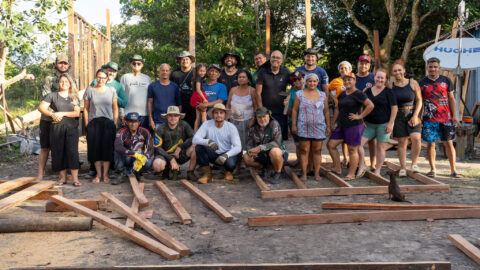 Voluntários retornam à comunidade Nova Canaã, no Amazonas, para construir casa de morador 