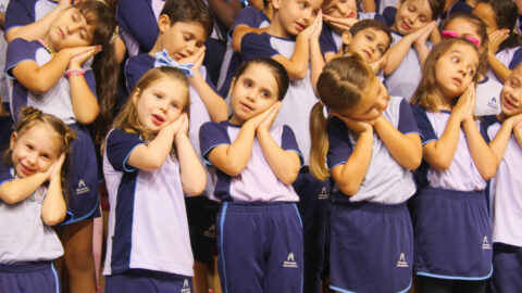 Educação Adventista do oeste do Paraná faz homenagem para o Dia das Mães