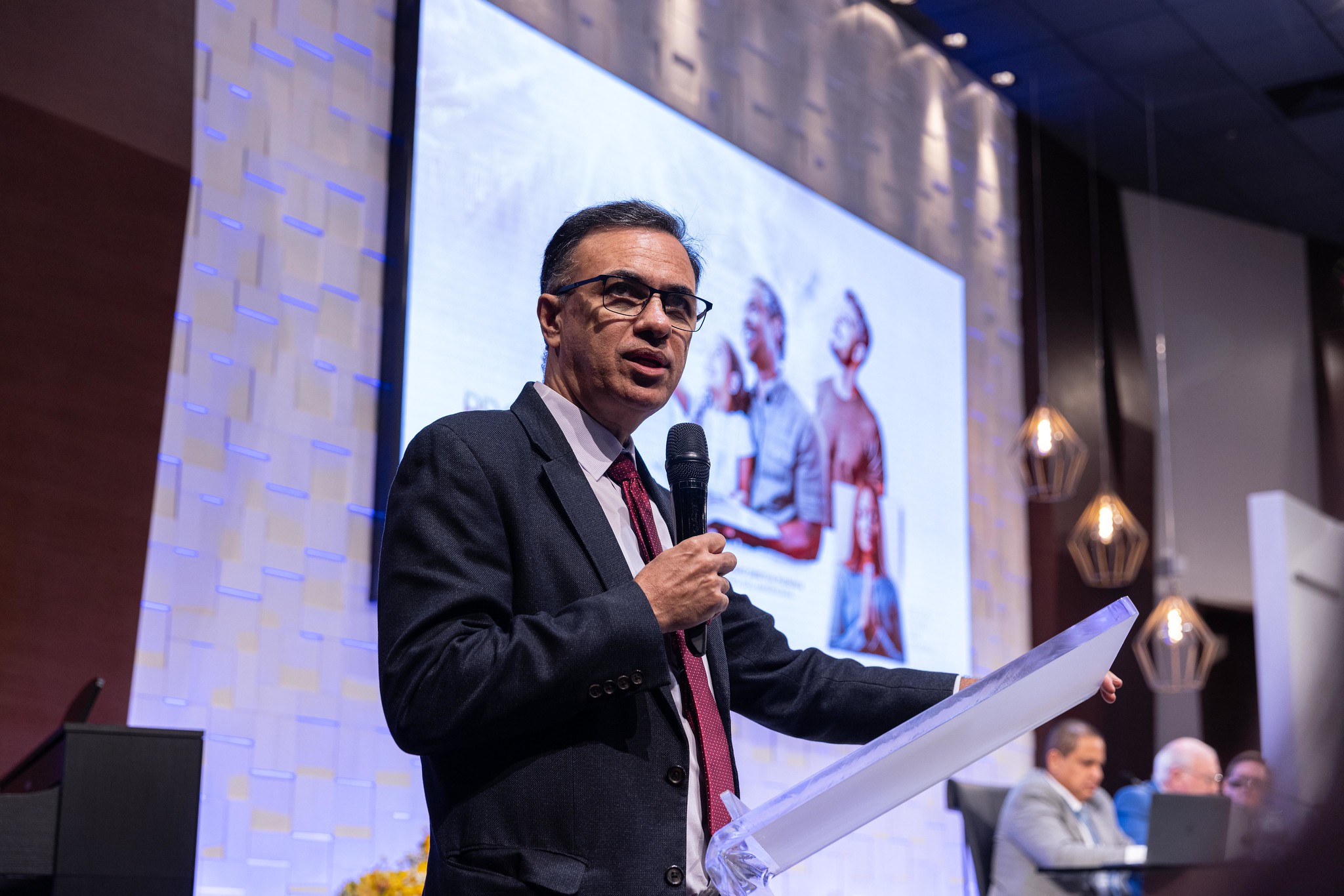 Casais de Esperança e Evangelibras: projetos que transformam famílias e tornam a igreja mais inclusiva