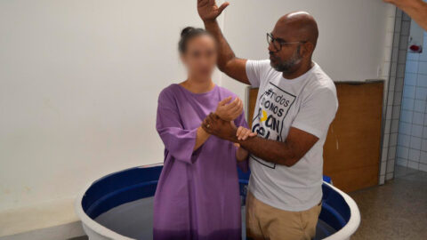 Liberta em Cristo: das grades à graça