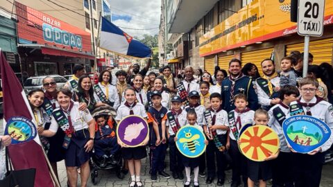 Adventistas participam de desfile cívico em celebração ao aniversário de Nova Friburgo