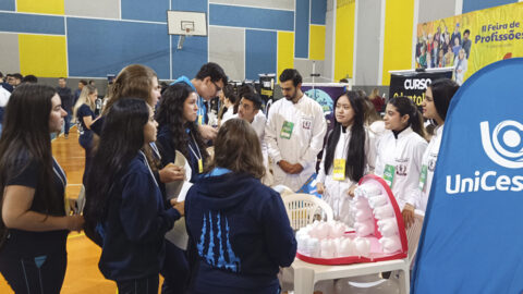 Feira de Profissões do Colégio Adventista em Londrina propõe reflexão e orientação a estudantes