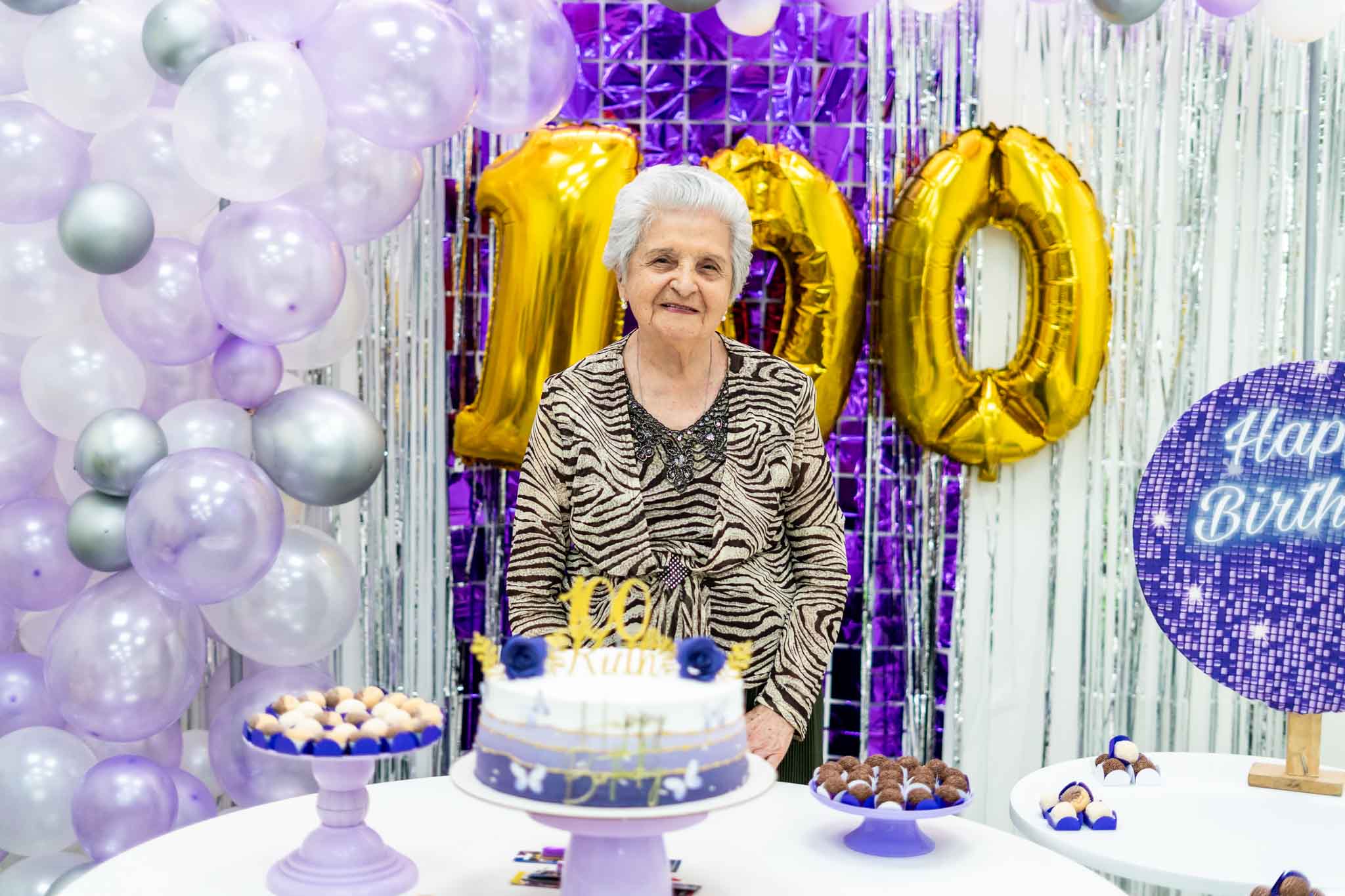 Idosa completa 100 anos e é homenageada pela ADRA, no Rio de Janeiro