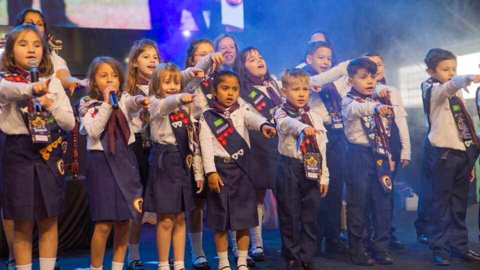 Aventuri ANRS “Estrelas de Deus”