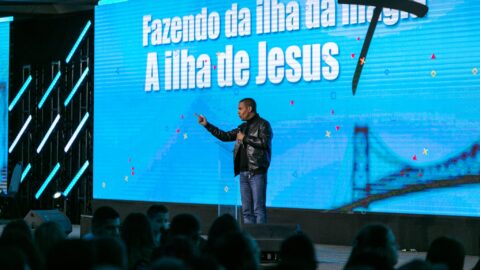 Rádio Novo Tempo de Florianópolis celebra 28 anos com batismos e impacto espiritual