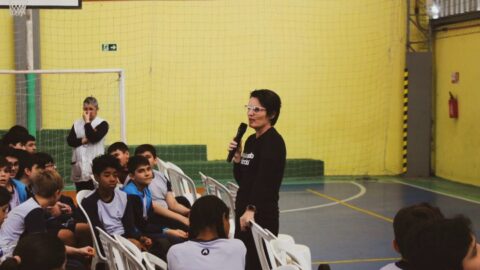 Riscos digitais e identidade na adolescência pautam palestra na Escola Adventista do Sarandi