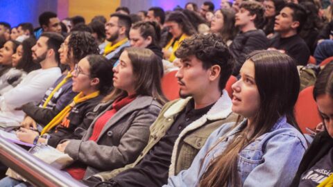 Encontro em Porto Alegre motiva jovens que querem viver ou aprimorar experiência missionária