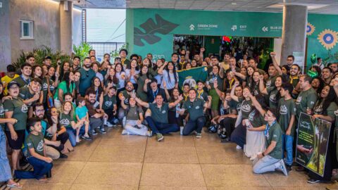COP30: Jovens adventistas distribuem sementes de açaí e lançam hotsite