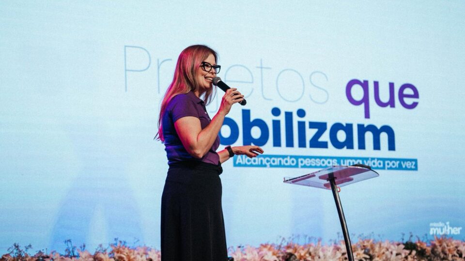 Esther Leal em seu primeiro seminário (Foto: Matheus Amaral)
